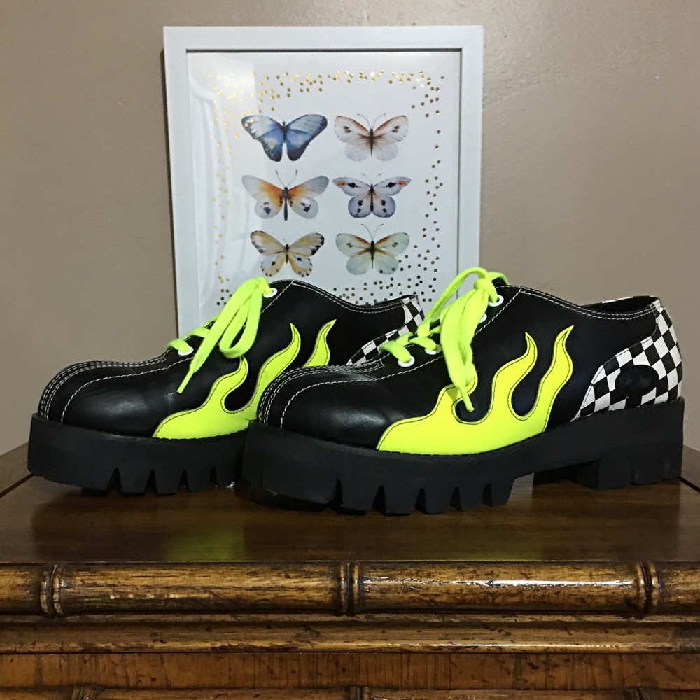 Cool platform shoes 👞
